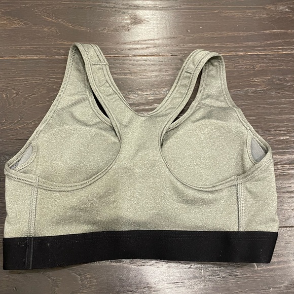 Grey XS Nike Dri Fit Gym Top - Picture 3 of 4
